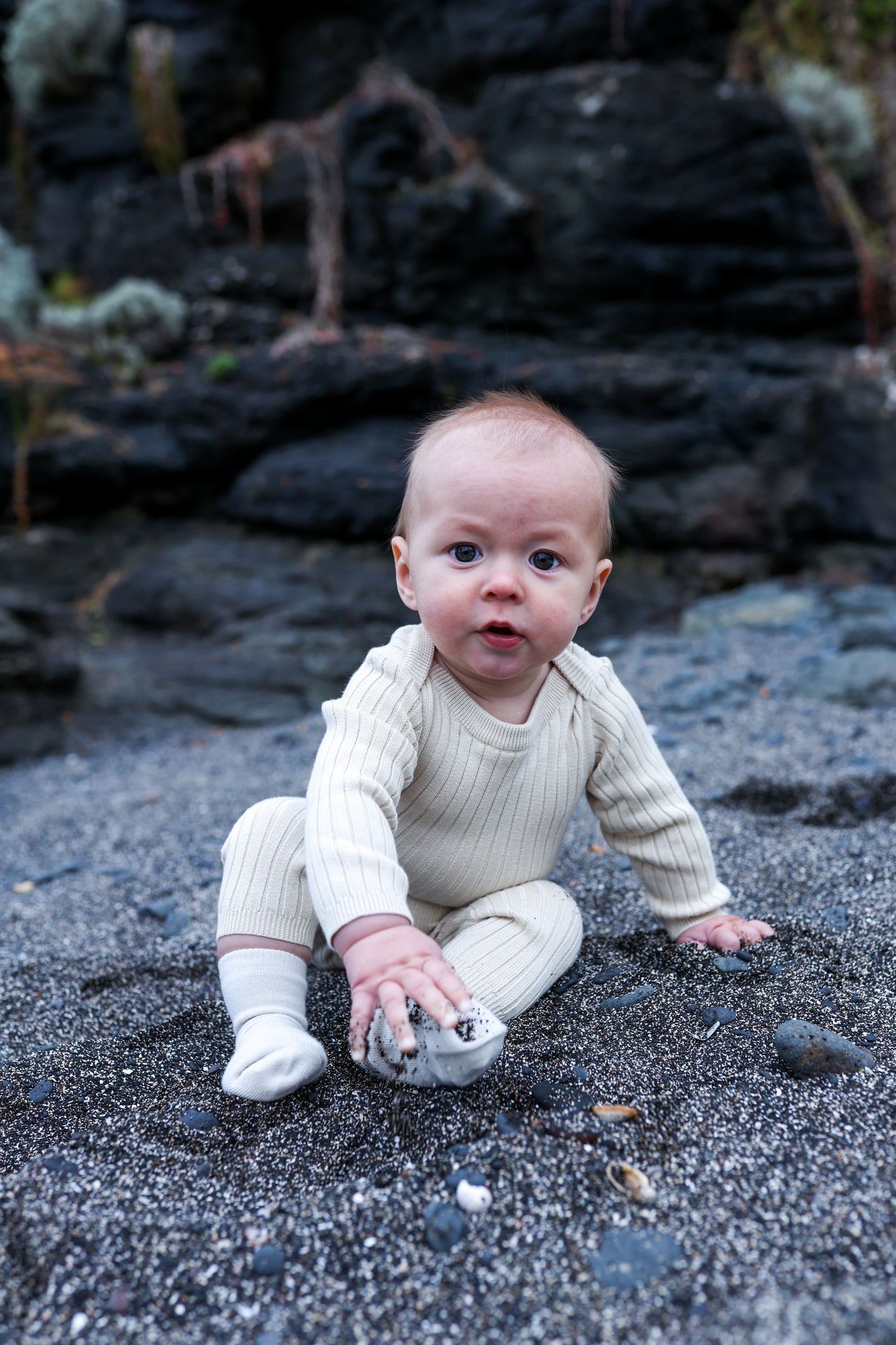 ORGANIC RIBBED BODYSUIT | PEBBLE