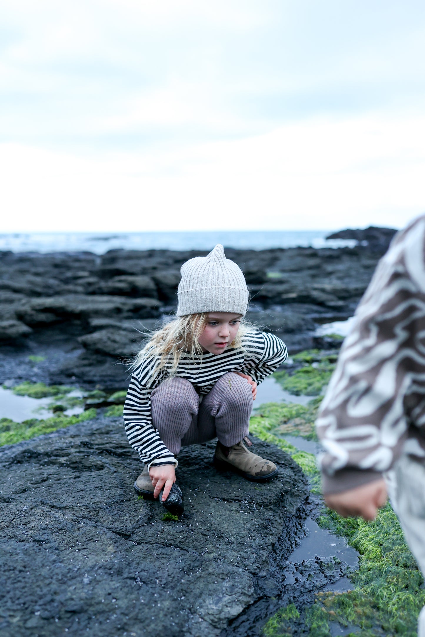 SPECKLED PIXIE BEANIE | PEBBLE
