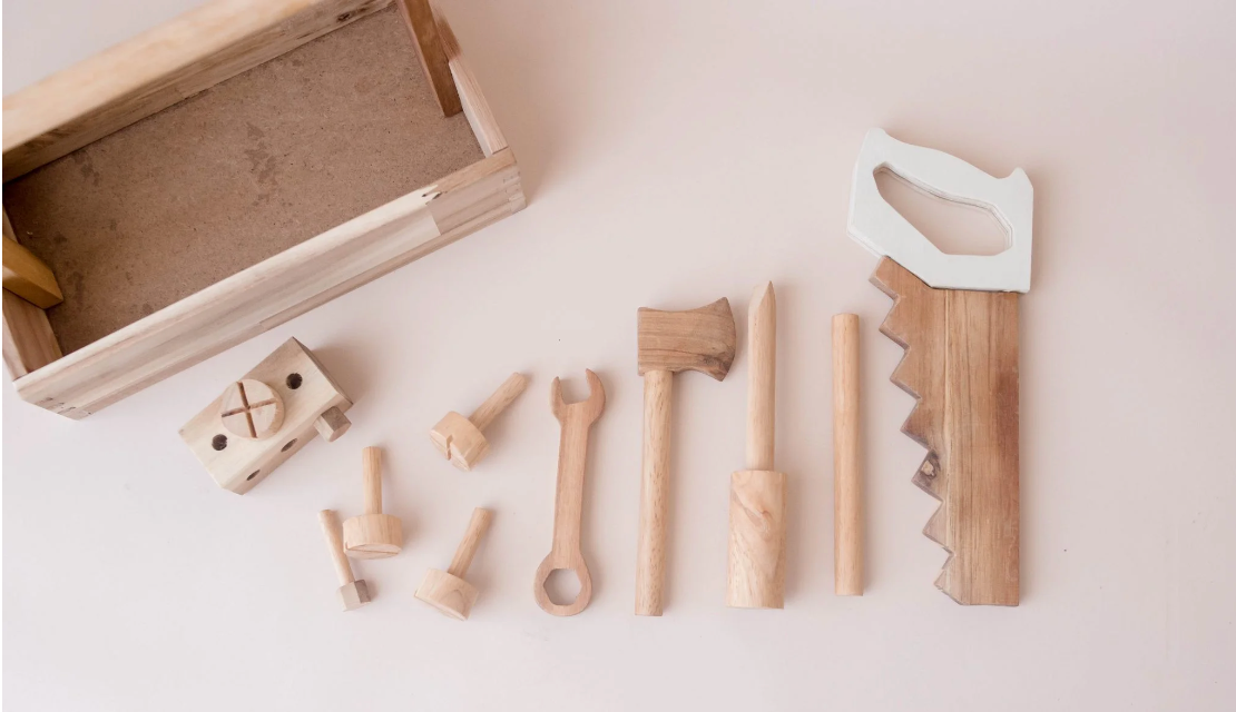 WOODEN TOOL SET