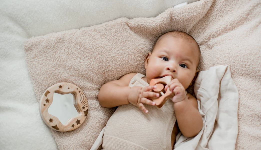 STAR RATTLE & BABY MIRROR SET