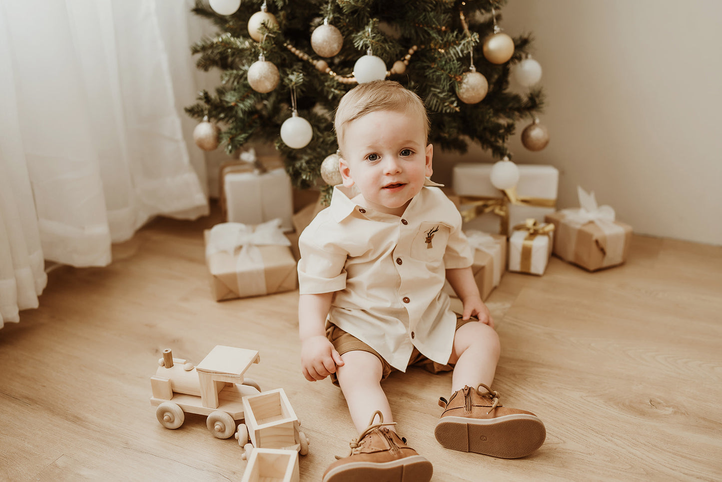 ELIJAH CHRISTMAS BUTTON UP