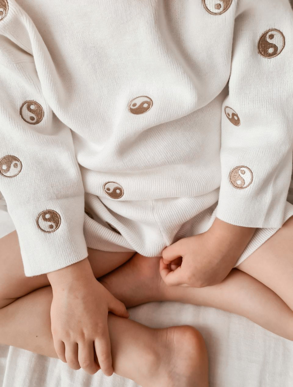 YIN YANG KNIT SHORTS SET | WHITE
