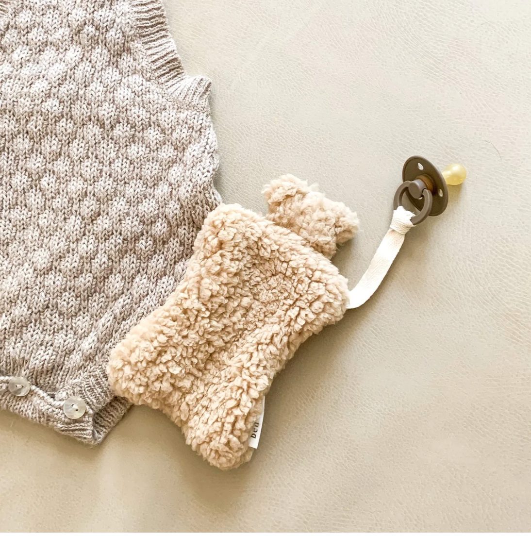 MINI TEDDY PACIFIER HOLDER | TAN SHERPA