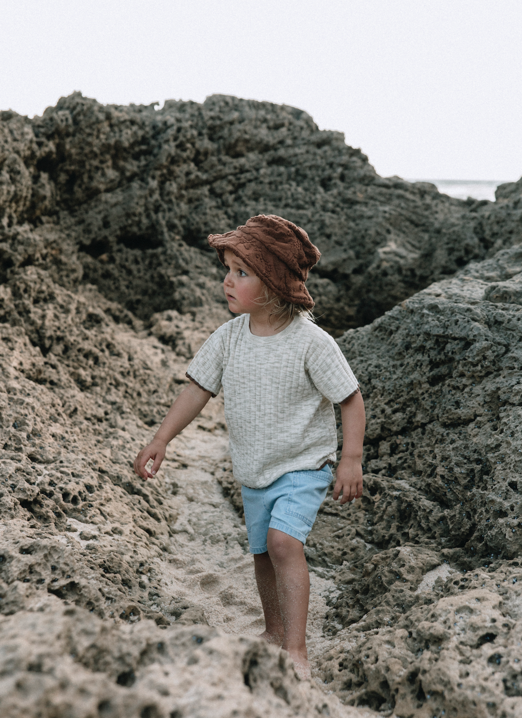 KNITTED RIBBED TEE | LATTE